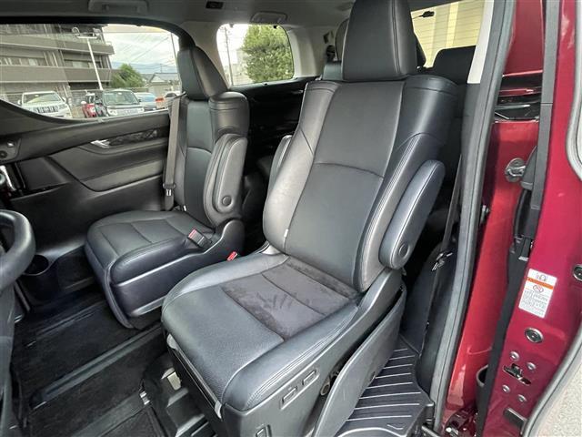 アルファードハイブリッド ＳＲ　サイドリフトアップ　純正９型ナビ　ＪＢＬサウンド　後席モニター　ＤＶＤ再生　フルセグ　ＢＴ　黒レザーシート　バックカメラ　ＥＴＣ２．０　両側パワースライド　前後ドラレコ　クルーズコントロール　　助手席／２列目オットマン（28枚目）