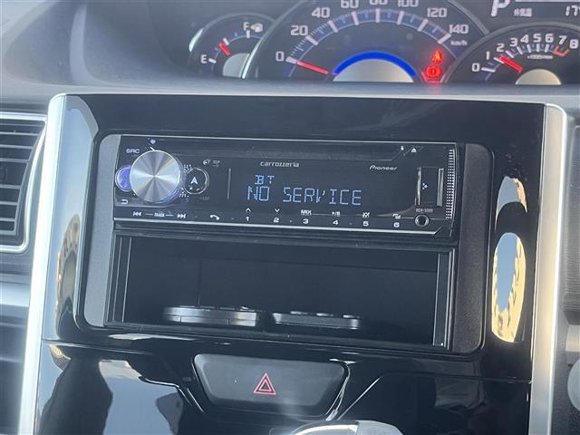 タント カスタムＸ　社外オーディオ　Ｂｌｕｅｔｏｏｔｈ　ドライブレコーダー　片側パワースライドドア　横滑り防止装置　盗難防止装置　アイドリングストップ　スマートキー　プッシュスタート　純正フロアマット（3枚目）