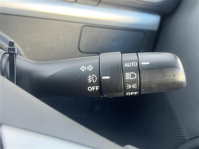 タント カスタムＸ　社外オーディオ　Ｂｌｕｅｔｏｏｔｈ　ドライブレコーダー　片側パワースライドドア　横滑り防止装置　盗難防止装置　アイドリングストップ　スマートキー　プッシュスタート　純正フロアマット（6枚目）