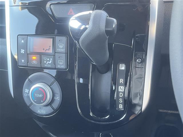 タント カスタムＸ　社外オーディオ　Ｂｌｕｅｔｏｏｔｈ　ドライブレコーダー　片側パワースライドドア　横滑り防止装置　盗難防止装置　アイドリングストップ　スマートキー　プッシュスタート　純正フロアマット（9枚目）