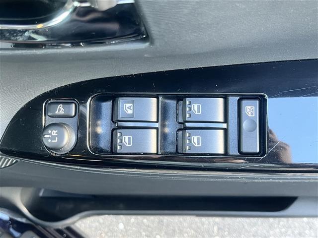 タント カスタムＸ　社外オーディオ　Ｂｌｕｅｔｏｏｔｈ　ドライブレコーダー　片側パワースライドドア　横滑り防止装置　盗難防止装置　アイドリングストップ　スマートキー　プッシュスタート　純正フロアマット（18枚目）