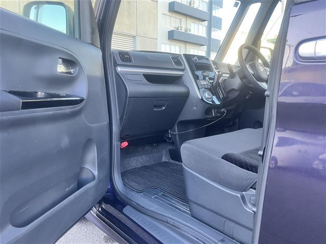 タント カスタムＸ　社外オーディオ　Ｂｌｕｅｔｏｏｔｈ　ドライブレコーダー　片側パワースライドドア　横滑り防止装置　盗難防止装置　アイドリングストップ　スマートキー　プッシュスタート　純正フロアマット（25枚目）