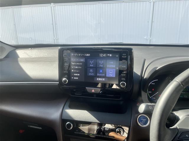 ヤリスクロス ハイブリッドＺ　純正ディスプレイオーディオ　フルセグＴＶ　Ｂｌｕｅｔｏｏｔｈ　全方位カメラ　ビルトインＥＴＣ　前方ドラレコ　レーダークルコン　オートハイビーム　パワーバックドア　前席シートヒーター　運転席パワーシート（2枚目）