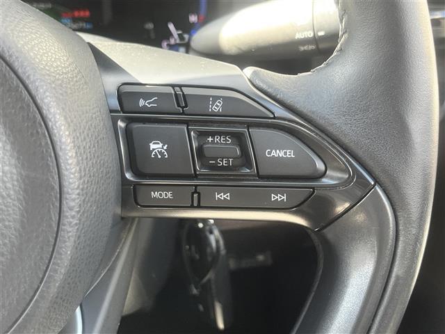 ヤリスクロス ハイブリッドＺ　純正ディスプレイオーディオ　フルセグＴＶ　Ｂｌｕｅｔｏｏｔｈ　全方位カメラ　ビルトインＥＴＣ　前方ドラレコ　レーダークルコン　オートハイビーム　パワーバックドア　前席シートヒーター　運転席パワーシート（7枚目）