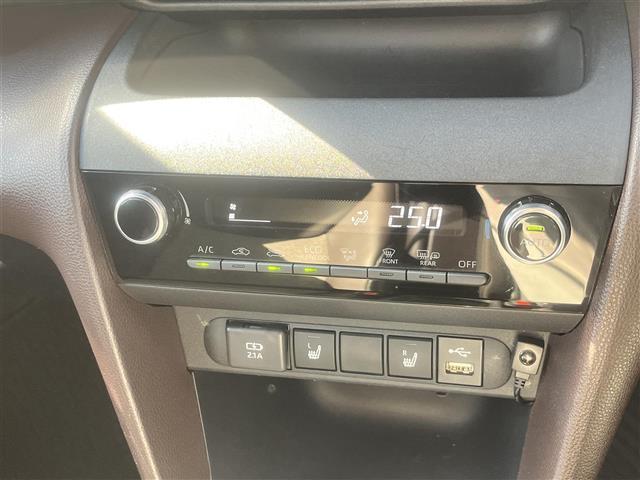 ヤリスクロス ハイブリッドＺ　純正ディスプレイオーディオ　フルセグＴＶ　Ｂｌｕｅｔｏｏｔｈ　全方位カメラ　ビルトインＥＴＣ　前方ドラレコ　レーダークルコン　オートハイビーム　パワーバックドア　前席シートヒーター　運転席パワーシート（11枚目）