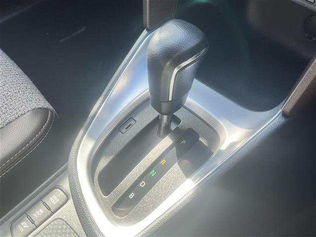 ヤリスクロス ハイブリッドＺ　純正ディスプレイオーディオ　フルセグＴＶ　Ｂｌｕｅｔｏｏｔｈ　全方位カメラ　ビルトインＥＴＣ　前方ドラレコ　レーダークルコン　オートハイビーム　パワーバックドア　前席シートヒーター　運転席パワーシート（12枚目）