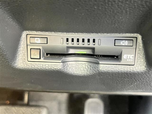 ヤリスクロス ハイブリッドＺ　純正ディスプレイオーディオ　フルセグＴＶ　Ｂｌｕｅｔｏｏｔｈ　全方位カメラ　ビルトインＥＴＣ　前方ドラレコ　レーダークルコン　オートハイビーム　パワーバックドア　前席シートヒーター　運転席パワーシート（16枚目）