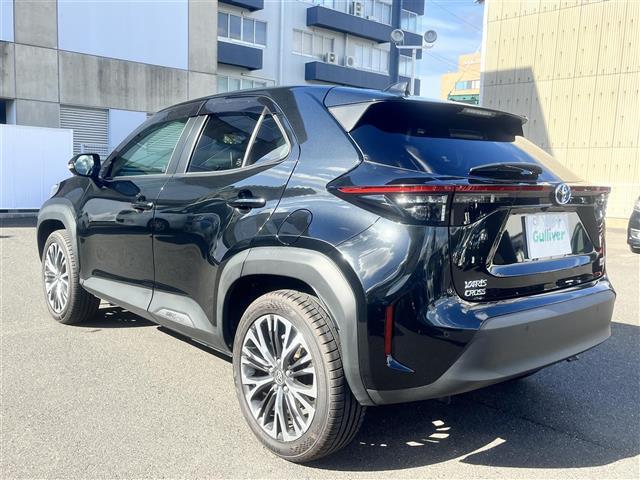 ヤリスクロス ハイブリッドＺ　純正ディスプレイオーディオ　フルセグＴＶ　Ｂｌｕｅｔｏｏｔｈ　全方位カメラ　ビルトインＥＴＣ　前方ドラレコ　レーダークルコン　オートハイビーム　パワーバックドア　前席シートヒーター　運転席パワーシート（34枚目）