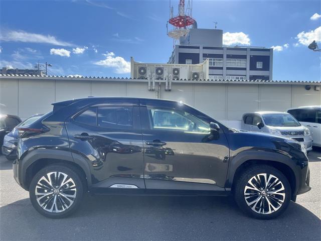 ヤリスクロス ハイブリッドＺ　純正ディスプレイオーディオ　フルセグＴＶ　Ｂｌｕｅｔｏｏｔｈ　全方位カメラ　ビルトインＥＴＣ　前方ドラレコ　レーダークルコン　オートハイビーム　パワーバックドア　前席シートヒーター　運転席パワーシート（36枚目）