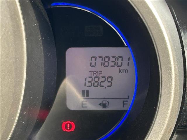 Ｎ－ＢＯＸカスタム Ｇ　ＳＳパッケージ　社外メモリナビ　フルセグ　ＤＶＤ再生　Ｂｌｕｅｔｏｏｔｈ　バックカメラ　ビルトインＥＴＣ　両側パワスラ　アイドリングストップ　シートーヒーター　スマートキ　純正ＨＩＤライト　純正１４ＡＷ（7枚目）