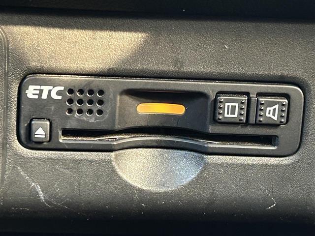 Ｎ－ＢＯＸカスタム Ｇ　ＳＳパッケージ　社外メモリナビ　フルセグ　ＤＶＤ再生　Ｂｌｕｅｔｏｏｔｈ　バックカメラ　ビルトインＥＴＣ　両側パワスラ　アイドリングストップ　シートーヒーター　スマートキ　純正ＨＩＤライト　純正１４ＡＷ（12枚目）