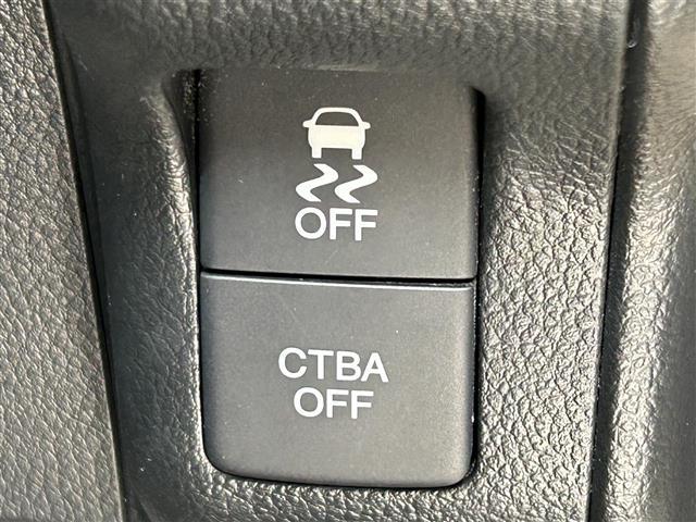 Ｎ－ＢＯＸカスタム Ｇ　ＳＳパッケージ　社外メモリナビ　フルセグ　ＤＶＤ再生　Ｂｌｕｅｔｏｏｔｈ　バックカメラ　ビルトインＥＴＣ　両側パワスラ　アイドリングストップ　シートーヒーター　スマートキ　純正ＨＩＤライト　純正１４ＡＷ（16枚目）