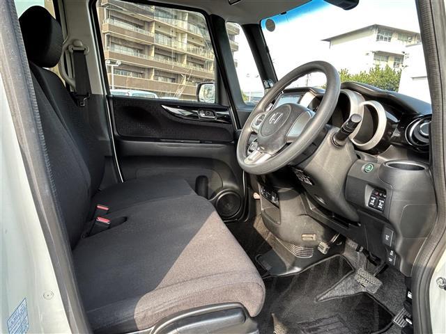 Ｎ－ＢＯＸカスタム Ｇ　ＳＳパッケージ　社外メモリナビ　フルセグ　ＤＶＤ再生　Ｂｌｕｅｔｏｏｔｈ　バックカメラ　ビルトインＥＴＣ　両側パワスラ　アイドリングストップ　シートーヒーター　スマートキ　純正ＨＩＤライト　純正１４ＡＷ（18枚目）