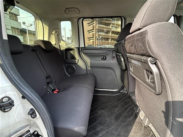 Ｎ－ＢＯＸカスタム Ｇ　ＳＳパッケージ　社外メモリナビ　フルセグ　ＤＶＤ再生　Ｂｌｕｅｔｏｏｔｈ　バックカメラ　ビルトインＥＴＣ　両側パワスラ　アイドリングストップ　シートーヒーター　スマートキ　純正ＨＩＤライト　純正１４ＡＷ（24枚目）