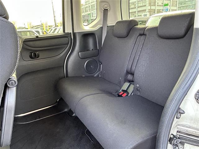 Ｎ－ＢＯＸカスタム Ｇ　ＳＳパッケージ　社外メモリナビ　フルセグ　ＤＶＤ再生　Ｂｌｕｅｔｏｏｔｈ　バックカメラ　ビルトインＥＴＣ　両側パワスラ　アイドリングストップ　シートーヒーター　スマートキ　純正ＨＩＤライト　純正１４ＡＷ（27枚目）