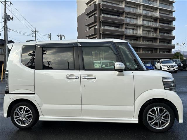 Ｎ－ＢＯＸカスタム Ｇ　ＳＳパッケージ　社外メモリナビ　フルセグ　ＤＶＤ再生　Ｂｌｕｅｔｏｏｔｈ　バックカメラ　ビルトインＥＴＣ　両側パワスラ　アイドリングストップ　シートーヒーター　スマートキ　純正ＨＩＤライト　純正１４ＡＷ（33枚目）