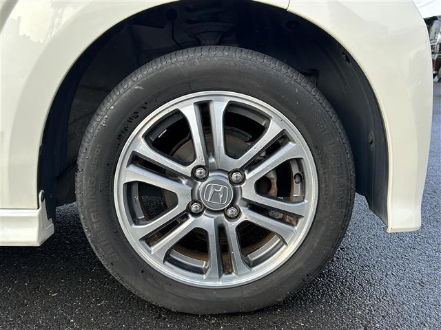 Ｎ－ＢＯＸカスタム Ｇ　ＳＳパッケージ　社外メモリナビ　フルセグ　ＤＶＤ再生　Ｂｌｕｅｔｏｏｔｈ　バックカメラ　ビルトインＥＴＣ　両側パワスラ　アイドリングストップ　シートーヒーター　スマートキ　純正ＨＩＤライト　純正１４ＡＷ（41枚目）