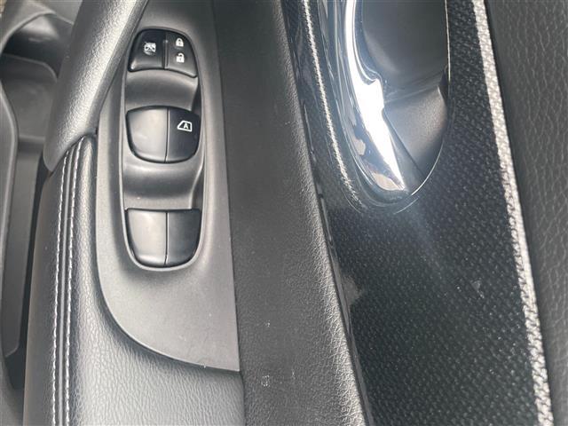 エクストレイル ２０Ｘ　エマージェンシーブレーキパッケージ　ワンオーナー　純正８型ＳＤナビ　フルセグ　ＤＶＤ再生　Ｂｌｕｅｔｏｏｔｈ　バックカメラ　ビルトインＥＴＣ　アイドリングストップ　コーナーセンサー　シートヒーター　スマートキ　純ＬＥＤライト　純１７ＡＷ（14枚目）