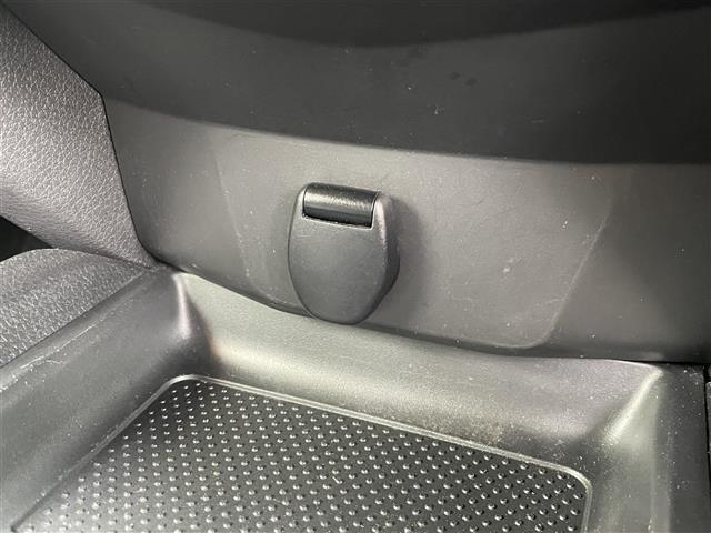 エクストレイル ２０Ｘ　エマージェンシーブレーキパッケージ　ワンオーナー　純正８型ＳＤナビ　フルセグ　ＤＶＤ再生　Ｂｌｕｅｔｏｏｔｈ　バックカメラ　ビルトインＥＴＣ　アイドリングストップ　コーナーセンサー　シートヒーター　スマートキ　純ＬＥＤライト　純１７ＡＷ（16枚目）