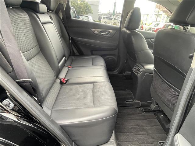 エクストレイル ２０Ｘ　エマージェンシーブレーキパッケージ　ワンオーナー　純正８型ＳＤナビ　フルセグ　ＤＶＤ再生　Ｂｌｕｅｔｏｏｔｈ　バックカメラ　ビルトインＥＴＣ　アイドリングストップ　コーナーセンサー　シートヒーター　スマートキ　純ＬＥＤライト　純１７ＡＷ（22枚目）