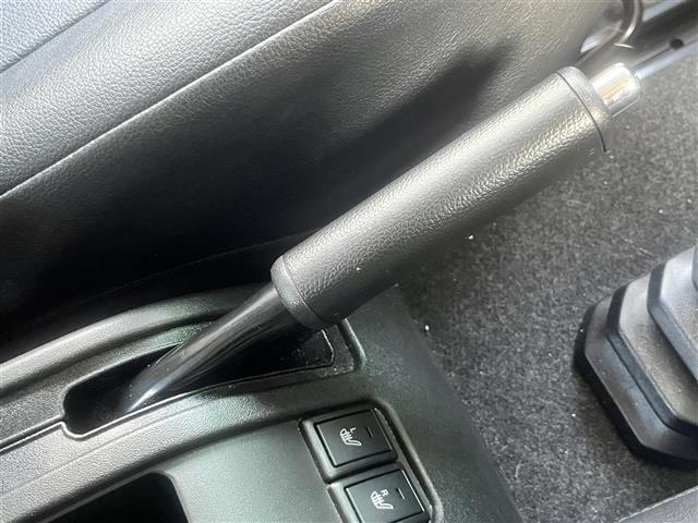 ジムニー XC ワンオーナー 純正ナビ フルセグ Bluetooth DVD再生 革調シートカバー 前席シートヒーター クルコン スマートキー プッシュスタート ミラーヒーター 衝突軽減ブレーキ レーンアシスト(16枚目)