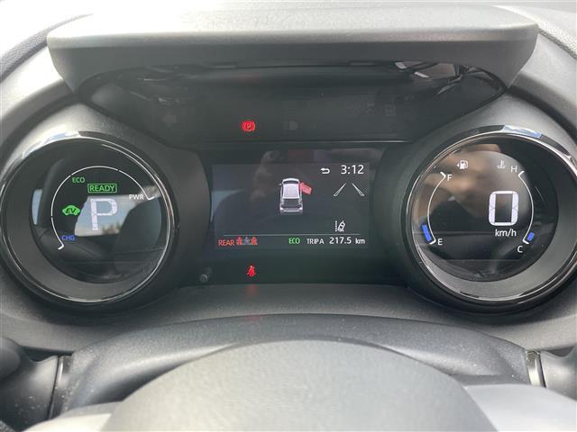 ヤリス ハイブリッドＺ　ワンオーナー　純正８型ＳＤナビ　Ｂｌｕｅｔｏｏｔｈ　バックカメラ　ＥＴＣ　ドライブレーダー　前席シートヒーター　クルーズコントロール　衝突軽減ブレーキ　レーンキープアシスト　オートハイビーム（6枚目）