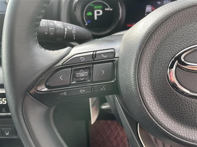 ヤリス ハイブリッドＺ　ワンオーナー　純正８型ＳＤナビ　Ｂｌｕｅｔｏｏｔｈ　バックカメラ　ＥＴＣ　ドライブレーダー　前席シートヒーター　クルーズコントロール　衝突軽減ブレーキ　レーンキープアシスト　オートハイビーム（7枚目）