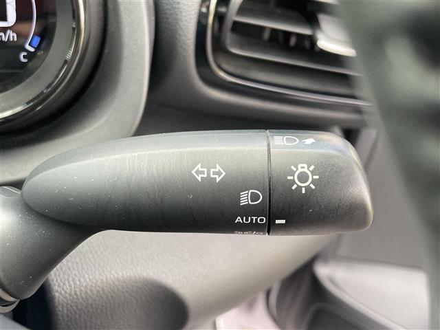 ヤリス ハイブリッドＺ　ワンオーナー　純正８型ＳＤナビ　Ｂｌｕｅｔｏｏｔｈ　バックカメラ　ＥＴＣ　ドライブレーダー　前席シートヒーター　クルーズコントロール　衝突軽減ブレーキ　レーンキープアシスト　オートハイビーム（10枚目）
