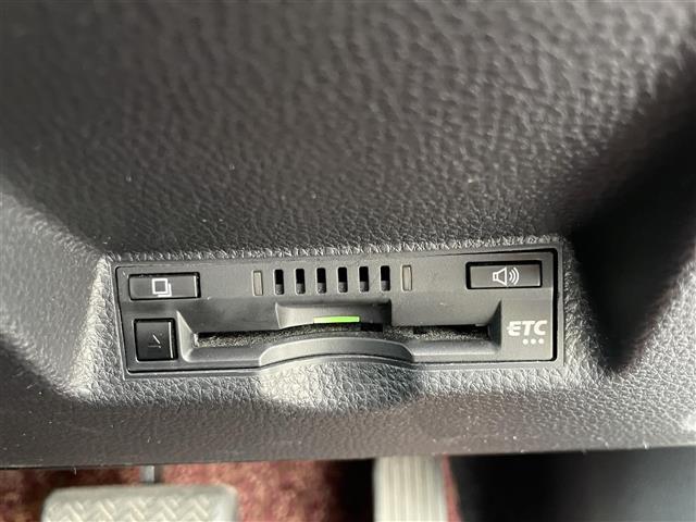 ヤリス ハイブリッドＺ　ワンオーナー　純正８型ＳＤナビ　Ｂｌｕｅｔｏｏｔｈ　バックカメラ　ＥＴＣ　ドライブレーダー　前席シートヒーター　クルーズコントロール　衝突軽減ブレーキ　レーンキープアシスト　オートハイビーム（17枚目）