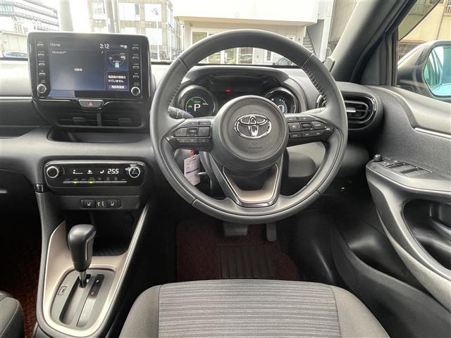ヤリス ハイブリッドＺ　ワンオーナー　純正８型ＳＤナビ　Ｂｌｕｅｔｏｏｔｈ　バックカメラ　ＥＴＣ　ドライブレーダー　前席シートヒーター　クルーズコントロール　衝突軽減ブレーキ　レーンキープアシスト　オートハイビーム（18枚目）