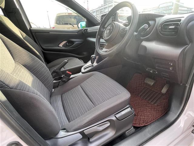 ヤリス ハイブリッドＺ　ワンオーナー　純正８型ＳＤナビ　Ｂｌｕｅｔｏｏｔｈ　バックカメラ　ＥＴＣ　ドライブレーダー　前席シートヒーター　クルーズコントロール　衝突軽減ブレーキ　レーンキープアシスト　オートハイビーム（19枚目）