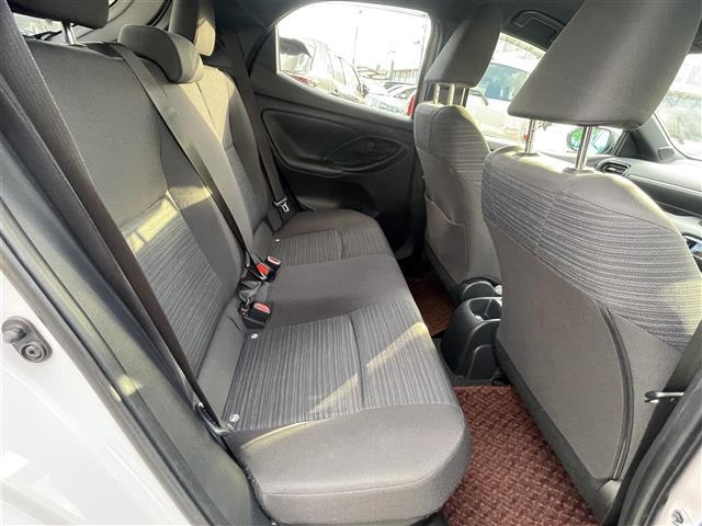 ヤリス ハイブリッドＺ　ワンオーナー　純正８型ＳＤナビ　Ｂｌｕｅｔｏｏｔｈ　バックカメラ　ＥＴＣ　ドライブレーダー　前席シートヒーター　クルーズコントロール　衝突軽減ブレーキ　レーンキープアシスト　オートハイビーム（23枚目）