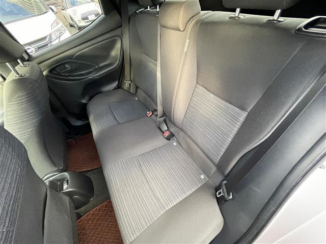 ヤリス ハイブリッドＺ　ワンオーナー　純正８型ＳＤナビ　Ｂｌｕｅｔｏｏｔｈ　バックカメラ　ＥＴＣ　ドライブレーダー　前席シートヒーター　クルーズコントロール　衝突軽減ブレーキ　レーンキープアシスト　オートハイビーム（28枚目）