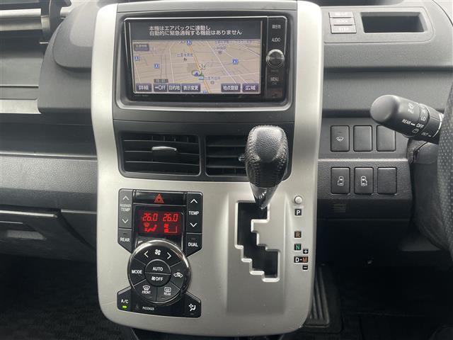 ノア Si 純正ナビ フルセグ DVD再生 Bluetooth バックカメラ 両側パワースライド ビルトインETC スマートキー プッシュスタート 純正フロアマット(2枚目)