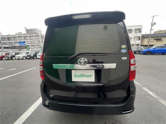 ノア Si 純正ナビ フルセグ DVD再生 Bluetooth バックカメラ 両側パワースライド ビルトインETC スマートキー プッシュスタート 純正フロアマット(16枚目)