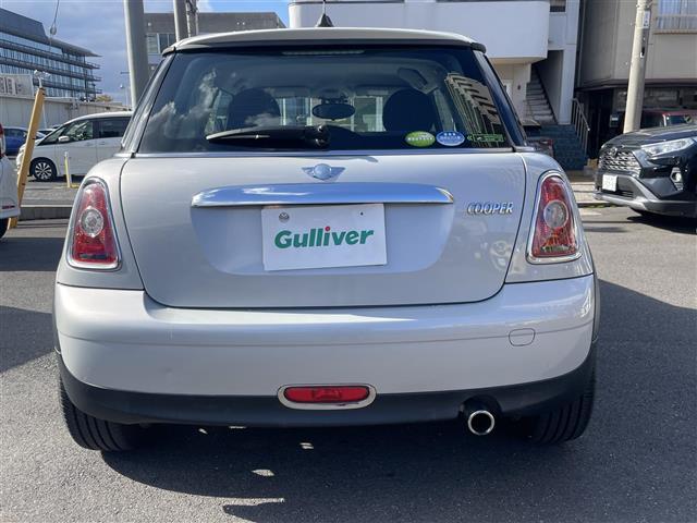 ＭＩＮＩ クーパー　ワンオーナー　社外ＨＤＤナビ　フルセグ　ＥＴＣ　ドラレコ　純正フロアマット　純正アルミホイール　保証書　取扱説明書　プッシュスタート　スマートキー（34枚目）