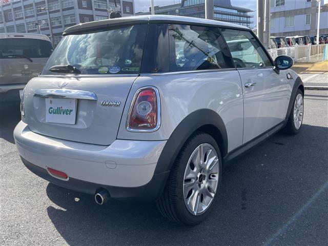 ＭＩＮＩ クーパー　ワンオーナー　社外ＨＤＤナビ　フルセグ　ＥＴＣ　ドラレコ　純正フロアマット　純正アルミホイール　保証書　取扱説明書　プッシュスタート　スマートキー（36枚目）