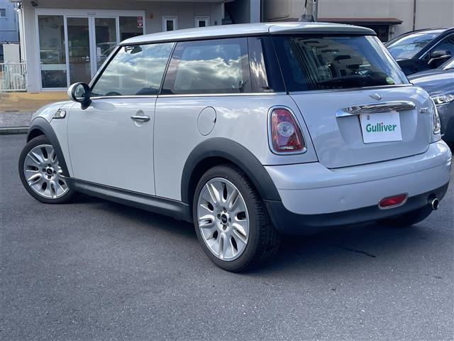 ＭＩＮＩ クーパー　ワンオーナー　社外ＨＤＤナビ　フルセグ　ＥＴＣ　ドラレコ　純正フロアマット　純正アルミホイール　保証書　取扱説明書　プッシュスタート　スマートキー（40枚目）