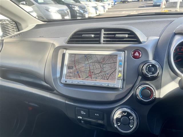 フィット Ｇ　純正メモリナビ　地デジ　バックカメラ　スマートキー　純正フロアマット　取扱説明書　保証書（2枚目）