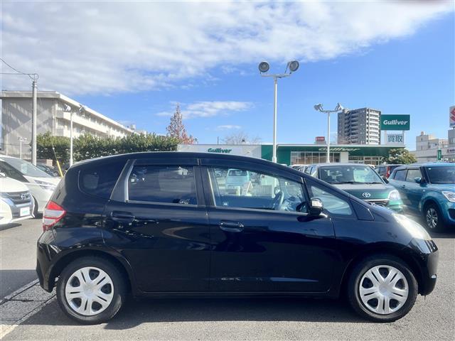 フィット Ｇ　純正メモリナビ　地デジ　バックカメラ　スマートキー　純正フロアマット　取扱説明書　保証書（23枚目）