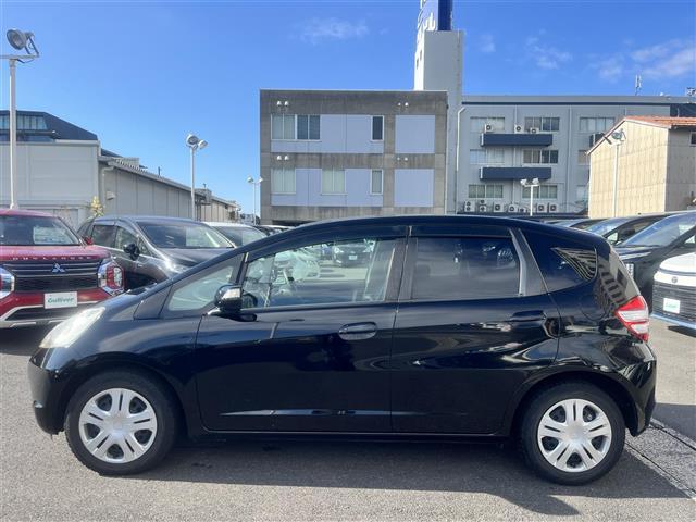 フィット Ｇ　純正メモリナビ　地デジ　バックカメラ　スマートキー　純正フロアマット　取扱説明書　保証書（24枚目）