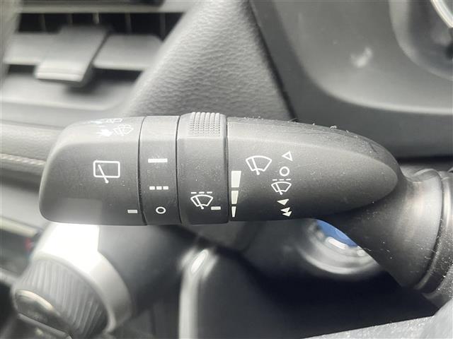 RAV4 ハイブリッドX ワンオーナー 純正9インチSDナビ フルセグ DVD再生 Bluetooth接続 バックカメラ 前後ドラレコ ビルトインETC ACC レーンキープ 衝突軽減 BSM コーナーセンサー 純正17AW(12枚目)