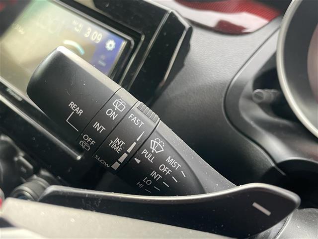 スイフトスポーツ ベースグレード 純正ディスプレイオーディオ Bluetooth接続 ACC 衝突軽減ブレーキ レーンキープアシスト BSM 後方コーナーセンサー シートヒーター スマートキー 純正LEDヘッドライト 純正17AW(6枚目)