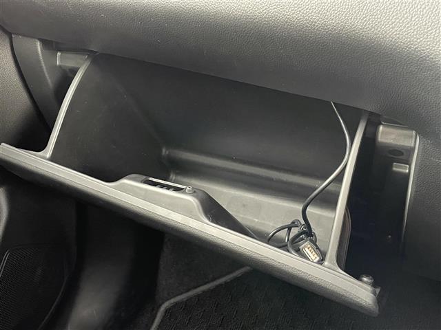 スイフトスポーツ ベースグレード 純正ディスプレイオーディオ Bluetooth接続 ACC 衝突軽減ブレーキ レーンキープアシスト BSM 後方コーナーセンサー シートヒーター スマートキー 純正LEDヘッドライト 純正17AW(14枚目)