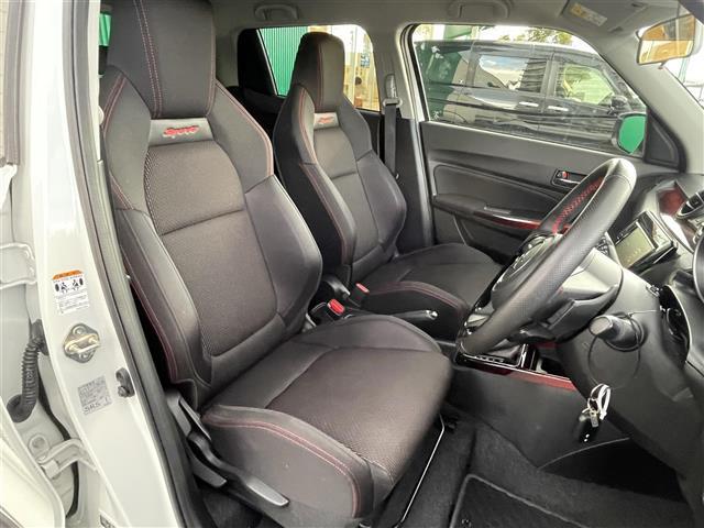 スイフトスポーツ ベースグレード 純正ディスプレイオーディオ Bluetooth接続 ACC 衝突軽減ブレーキ レーンキープアシスト BSM 後方コーナーセンサー シートヒーター スマートキー 純正LEDヘッドライト 純正17AW(18枚目)