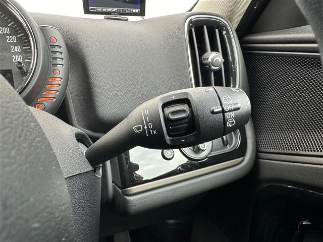 ＭＩＮＩ クーパーＤ　クロスオーバー　禁煙車／純正８．８型ナビ（ＢＴ／ＡＵＸ）／バックカメラ／スマートキー／プッシュスタート／ＥＴＣ／電格ミラー／オートライト／フォグ／バックフォグ／ＬＥＤヘッドライト／レーダークルコン／純正１７インチＡＷ（24枚目）