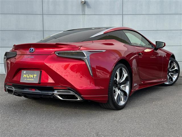 ＬＣ５００ｈ　Ｓパッケージ　ＴＲＤエアロ　レクサスＬＣプレミアムサウンドシステム　カーボンスカッフプレート　３眼ＬＥＤヘッドライト　純正１０．３インチナビ　バックカメラ　シートベンチレーション　シートヒーター　衝突軽減ブレーキ(33枚目)