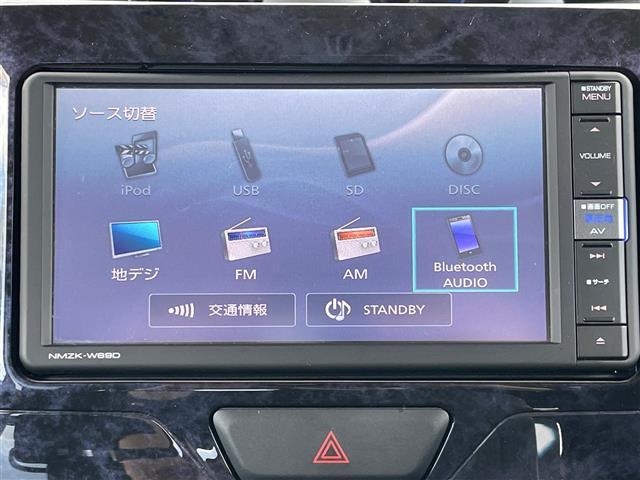 タント カスタムＸ　トップエディションＶＳ　ＳＡＩＩＩ　禁煙車　純正ナビ　ＣＤ　ＤＶＤ　Ｂｌｕｅｔｏｏｔｈ　フルセグＴＶ　両側パワースライドドア　スマートアシスト３　全方位カメラ　シートヒーター【Ｄ席】オートライト　オートハイビーム　スマートキー（3枚目）