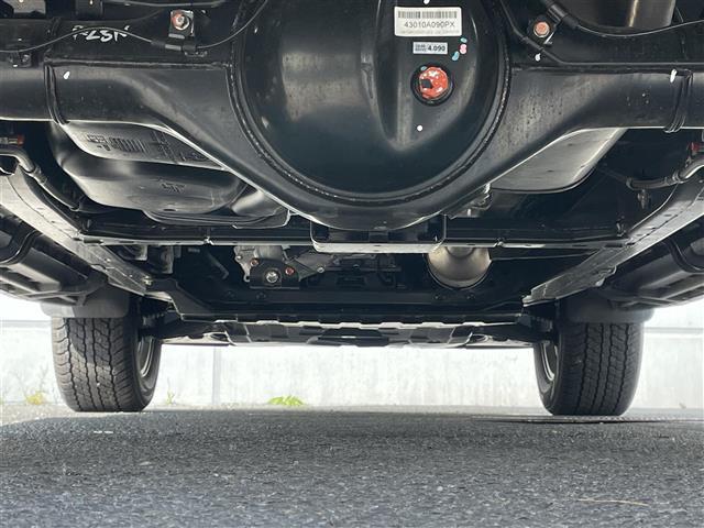 トライトン ＧＳＲ　ｅ－アシスト／前後ソナー／ＢＳＭ　純正９インチナビ　全方位カメラ　ステアリングスイッチ　レザーシート　シートヒーター　ステアリングヒーター　ＬＥＤヘッドライト／オートライト　フォグライト　スマートキー（41枚目）