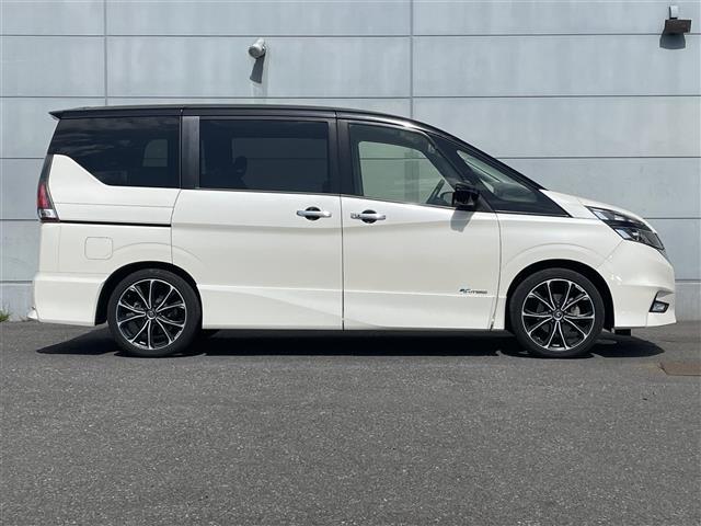 セレナ ハイウェイスター　プロパイロット　衝突軽減ブレーキ　全方位カメラ　両側パワースライドドア　社外１０インチナビ　フルセグＴＶ　デジタルインナーミラー　社外１８インチアルミホイール　ＬＥＤヘッドライト　オートライト（35枚目）